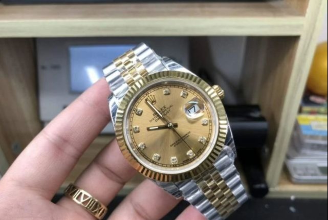 仪表|仪表不凡说表:劳力士间金黑水鬼和间金日志,40岁的你会怎么选