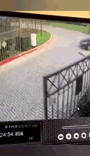 |搞笑GIF:哥们有你这样坐席的吗,你考虑过别人的感受吗