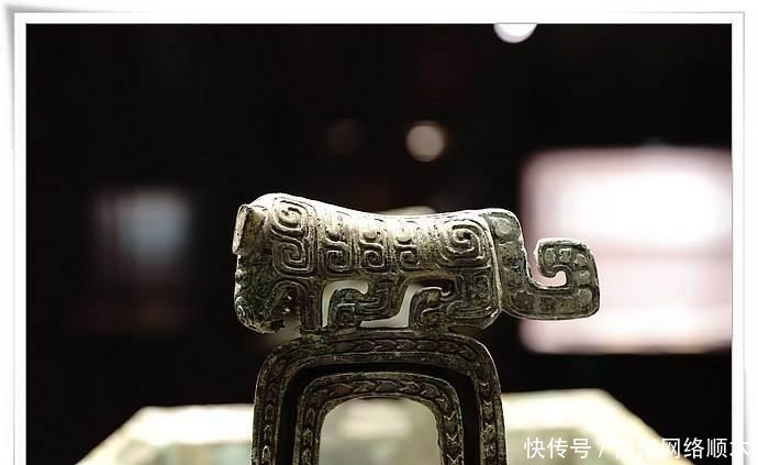 游人|青铜王国藏品丰富,游人总爱指着其中一个说:古人也是吃货