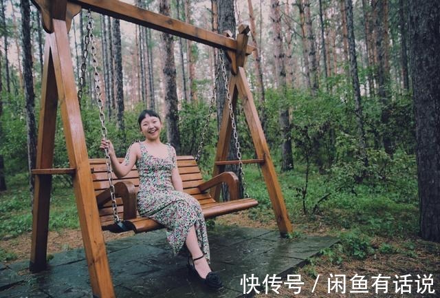 自信|谁说胖女孩不能穿吊带，辣目洋子穿得时髦又洒脱，130斤依旧自信