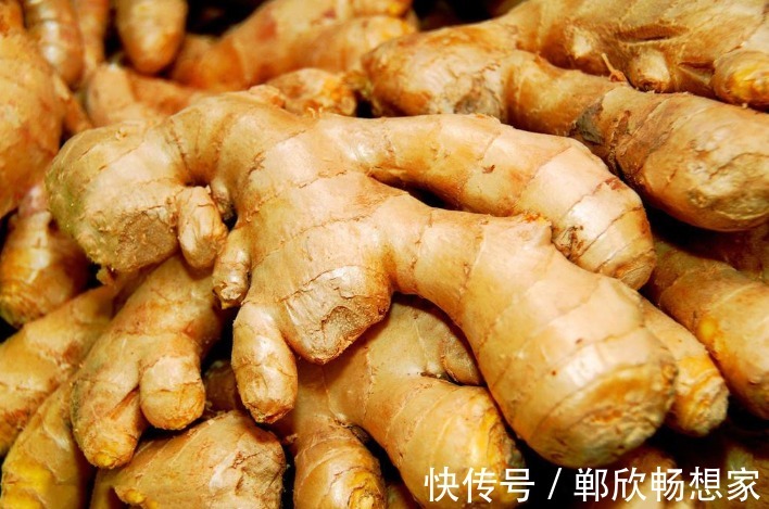 姜多|保存生姜,放冰箱是大错!姜农教你3个方法,半年不干瘪也不发芽