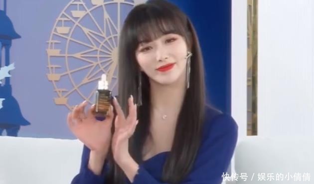 雪儿|孔雪儿参加直播活动,头围比主持人小一圈,生图“漫画脸”实锤了