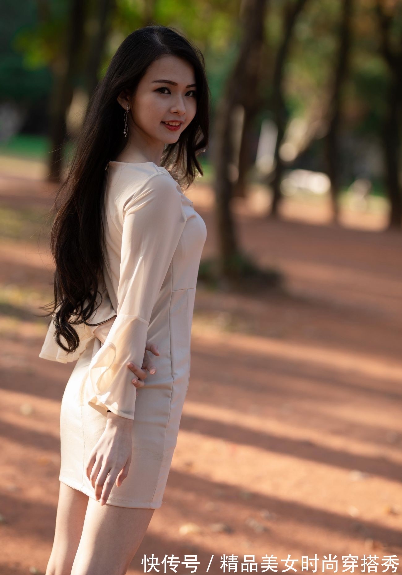 连衣裙|简约米色连衣裙,无需任何的装饰也能尽显优雅的甜美感觉