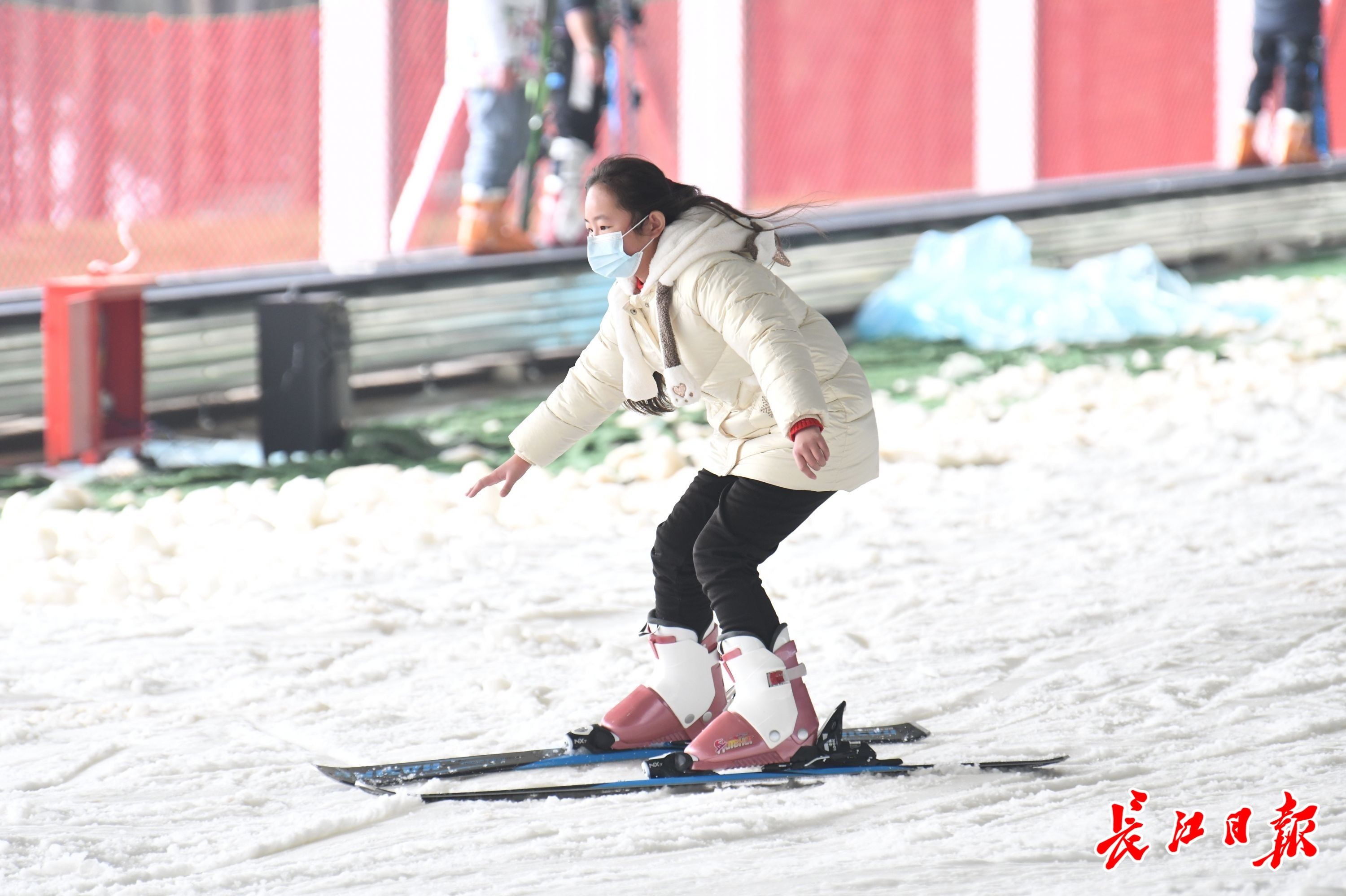 武汉|在武汉就能溜真冰滑真雪