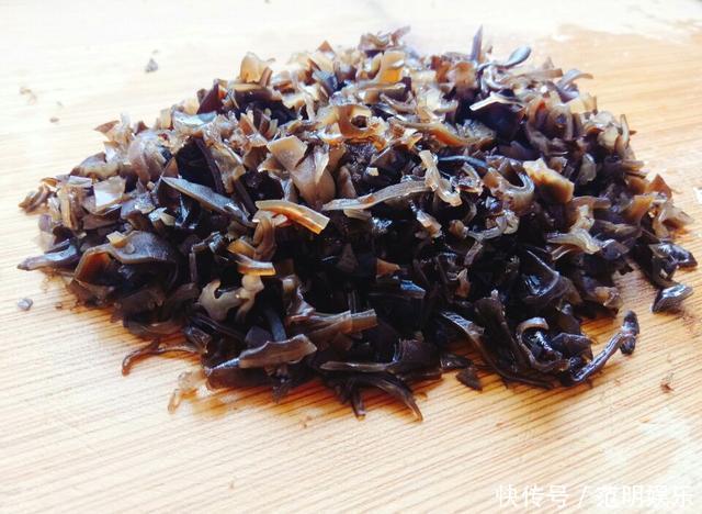 生煎包这样做,皮软馅大,又鲜又香,儿子一口气吃5个还不够