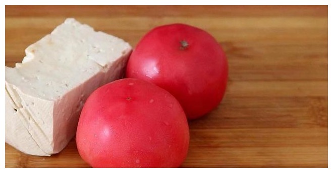 2元豆腐,2个西红柿,比吃大鱼大肉还香,大人孩子都爱吃