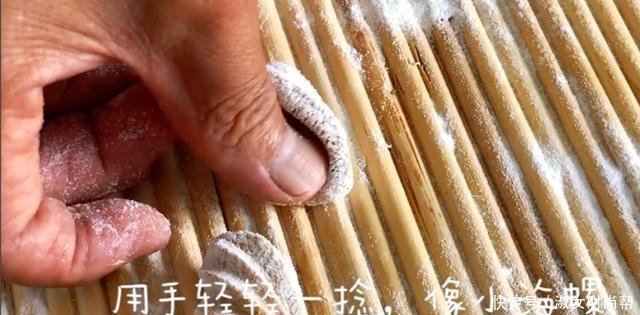 吃了30多年面食,这种做法第一次见,比饺子好吃,比面条简单