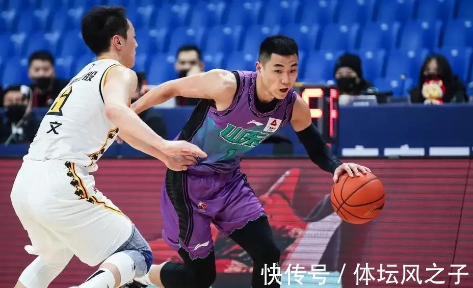 哈德森|山东男篮击败争冠球队,徐长锁险些葬送好局,关键时刻还看哈德森