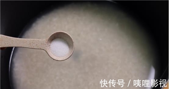 煮米饭|煮米饭好吃有秘诀,教你饭店不外传的配方,煮出来松软更香甜!