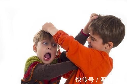 开讲啦|“妈妈，我被打了”，告诉孩子报告老师还是没用，李玫瑾：打回去