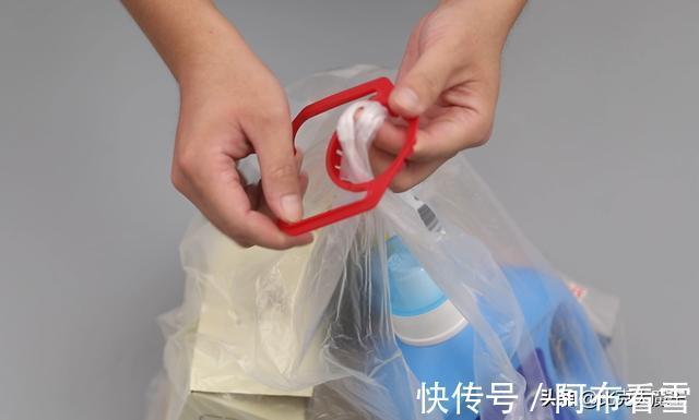 厨房|油桶提手我都要留着,放厨房和卫生间作用超棒,解决家里烦恼事