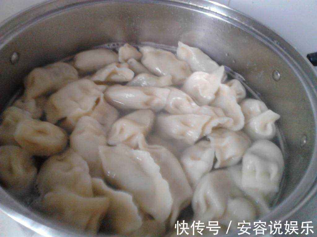 柿子椒|入秋后，此菜正便宜，包饺子比韭菜香，每天吃一次都不过瘾