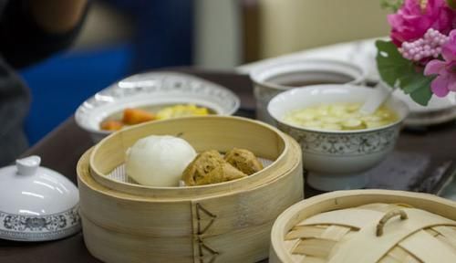 男性|男性睡醒后,如果有3个坏习惯,肝脏可能不会太好