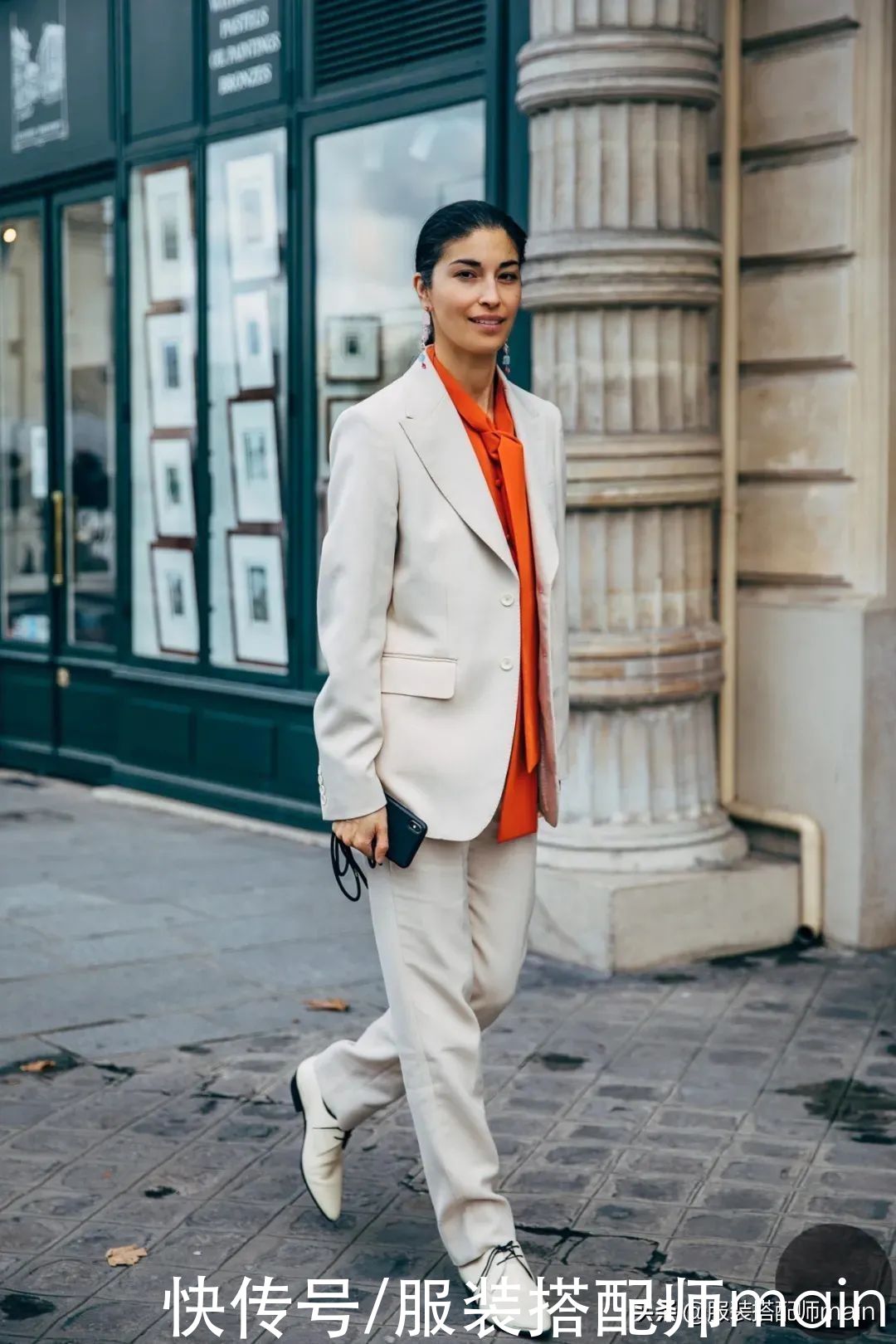 对于爱穿浅色系衣服的我来说，白色阔腿裤时髦是因为这三点