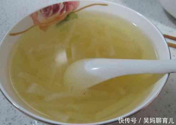 喉咙痒痰多咳不停白开水里撒一宝,帮你化痰止咳,清肺热