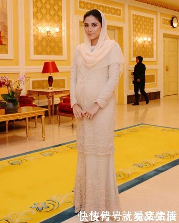 伊曼公主|马来西亚公主婚礼太奢华,戴蓝宝石还不够,绿宝石直接镶在衣服上