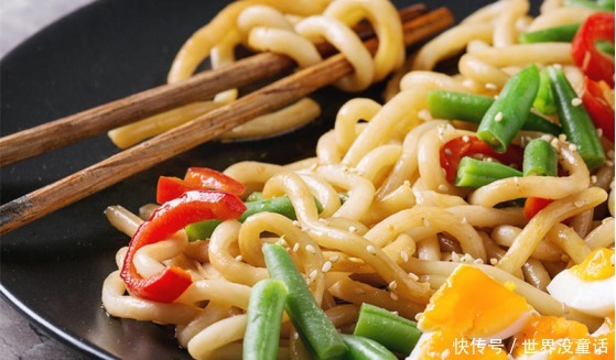 日本人喜爱的乌冬面不仅营养健康,而且做法简单!