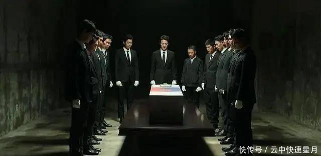 封面 反转笑到岔气,废柴老公秒变神奇特工,主角竟然是宅男