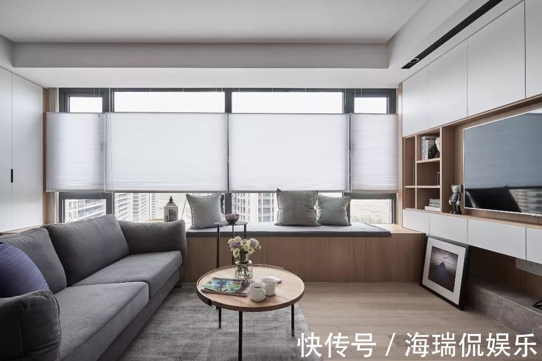 三人位|客厅沙发这样摆放,面积直接大了一倍,邻居见了挤爆门来学!