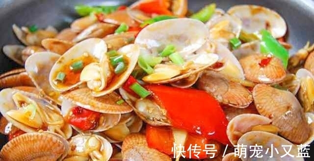 清洗花甲，有人滴油，有人加醋，大厨：都不对，这样做花甲狂吐沙