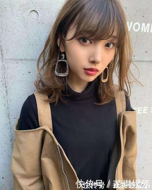 形状|“时尚减龄”和“老气横秋”只差个刘海和发色,卷度形状很关键