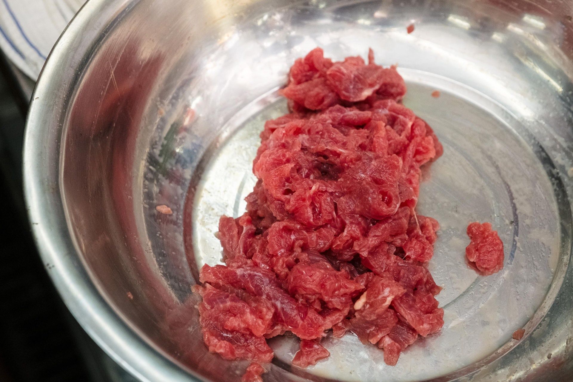 腌牛肉|牛肉又老又硬,因为你只会加生粉,大厨一招就把牛肉变得又嫩又滑