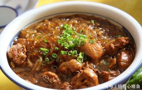 鸡肉炖粉条、虎皮尖椒、啤酒酱香鸡翅,可以作为三餐的搭配哦