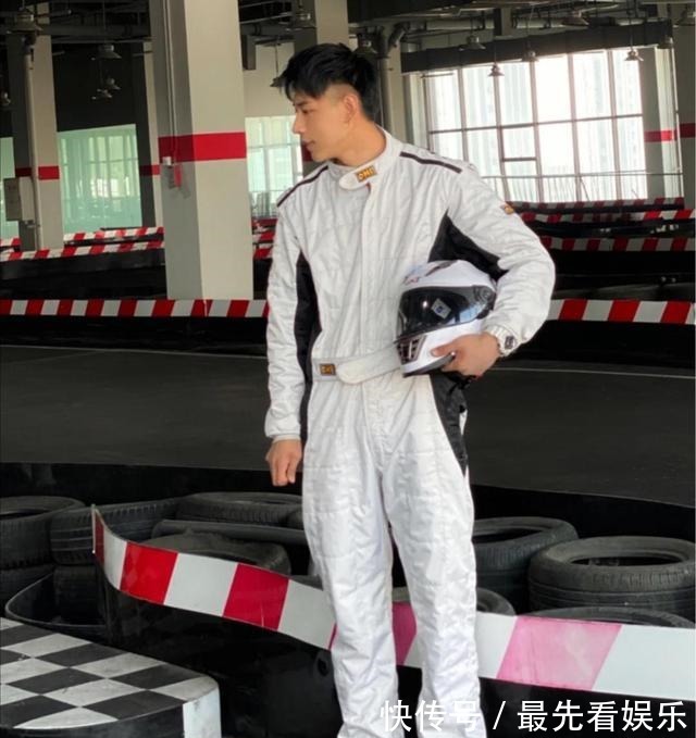 大男孩 气质满满、英俊潇洒的机车男孩,个性帅气连体机车服尽显狂野魅力!