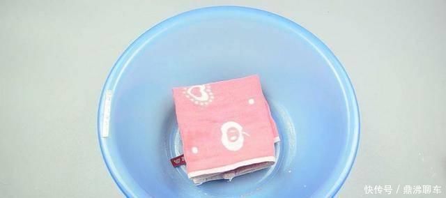 毛巾脏了,别拿肥皂洗,教你一招洗完都能洁白如新,省力又省心