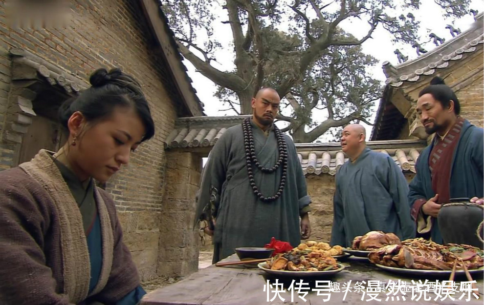 古本水浒传@把晁盖引入埋伏圈的两个僧人,一个叫做鲁智深,一个名唤行者武松