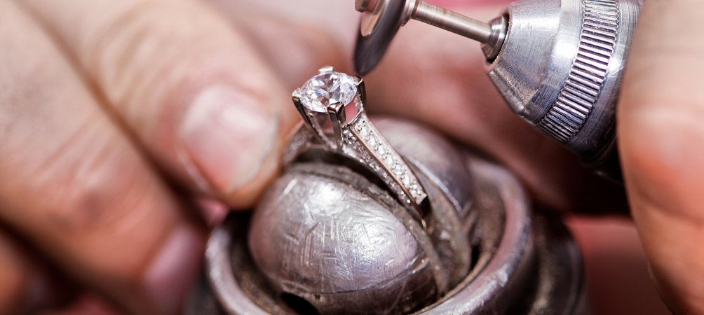 钻石大小根据分数区分,常见的一克拉钻戒