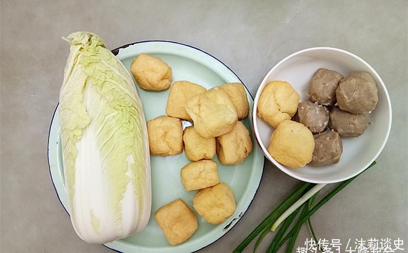 天凉时,炖一锅白菜丸子粉丝汤吧,温暖又开胃