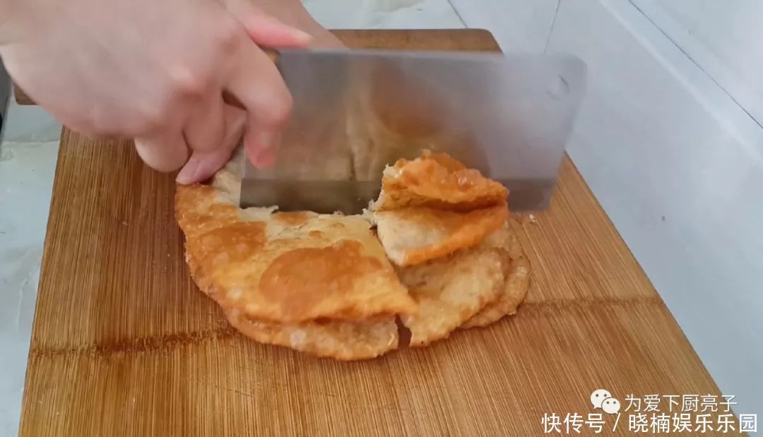 烙饼|面粉最好吃的做法,不发面不烙饼,比油条都好吃,好吃到直流口水