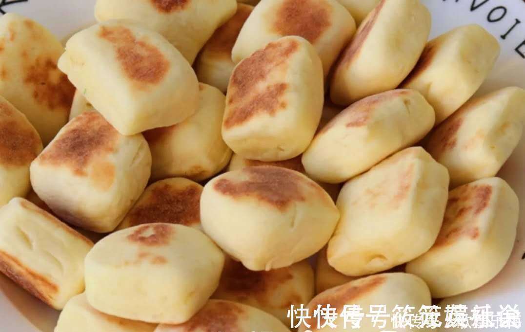 平底锅就能做！不加一滴水一滴油，奶香小馒头！