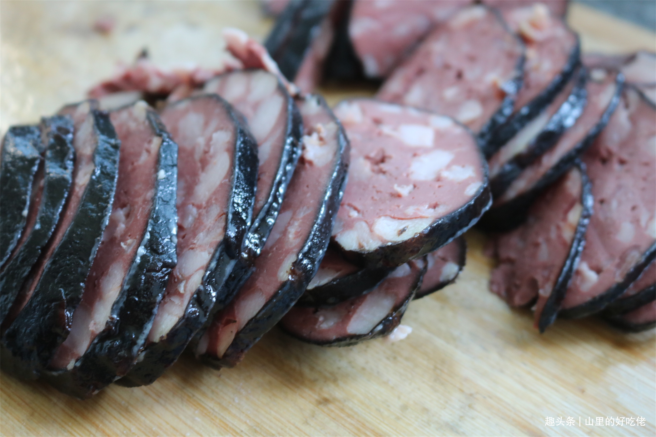 辣椒新吃法，焯水下锅炸一炸，外酥里软，拿来炒菜也算一绝了