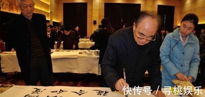 楷书@他已经85岁,苦练书法70年,一幅字卖593万,被称中华第一楷书