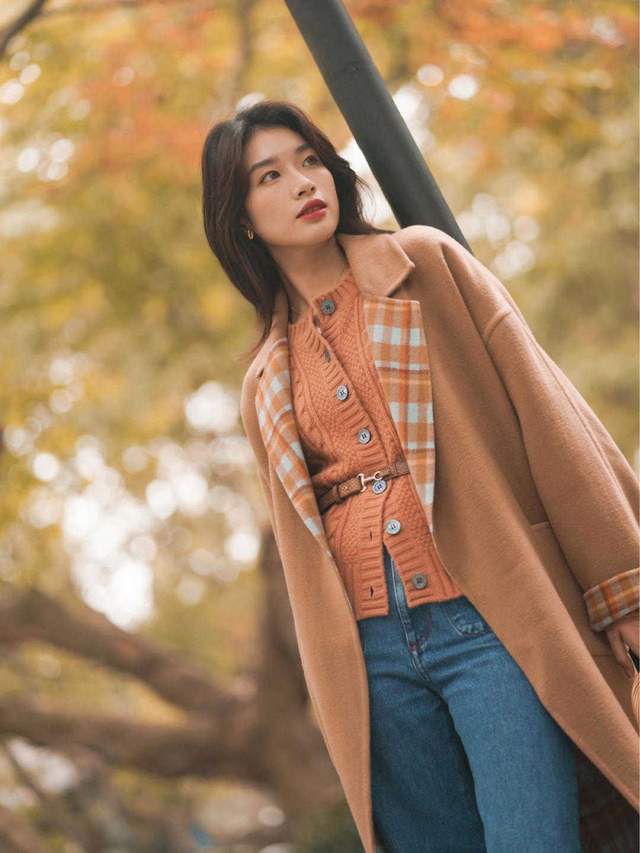 针织衫|被秋天的“阔腿裤”美到!不光很流行,搭配起来简单还很好看