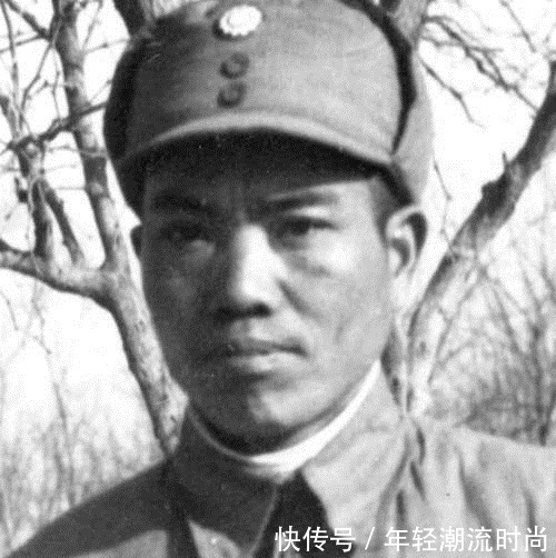 中将|他小时候给主席送信,后来成为警卫排长,被授予开国中将