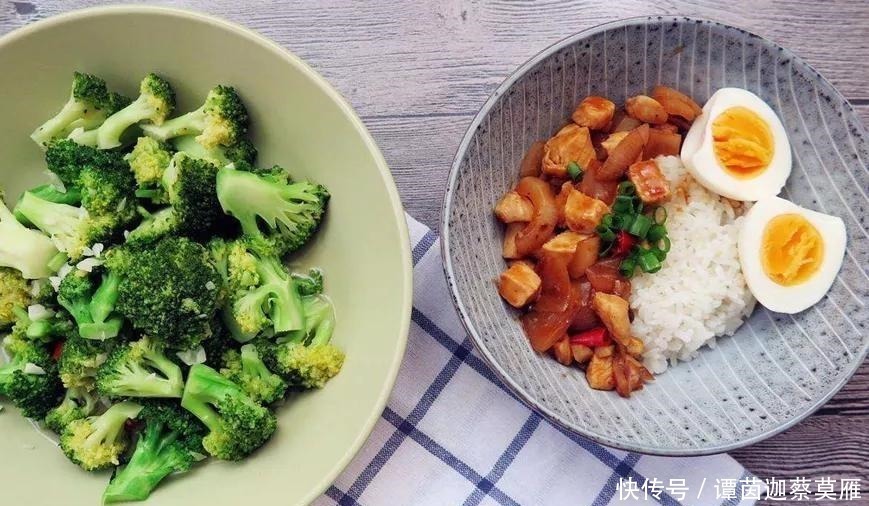 蔬菜豆腐汤|晚餐怎么吃最减肥坚持3个原则,每天起床多瘦0.2斤!