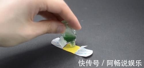 涨知识|衣服上贴个创可贴,太聪明了,解决很多男人女人的困扰,涨知识了