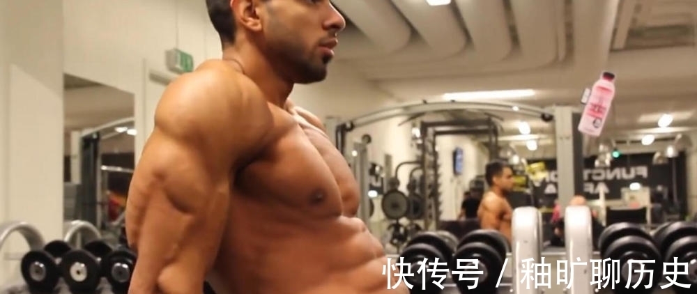 腹肌|小伙拥有十块腹肌,怎么练成的?原来这么难!