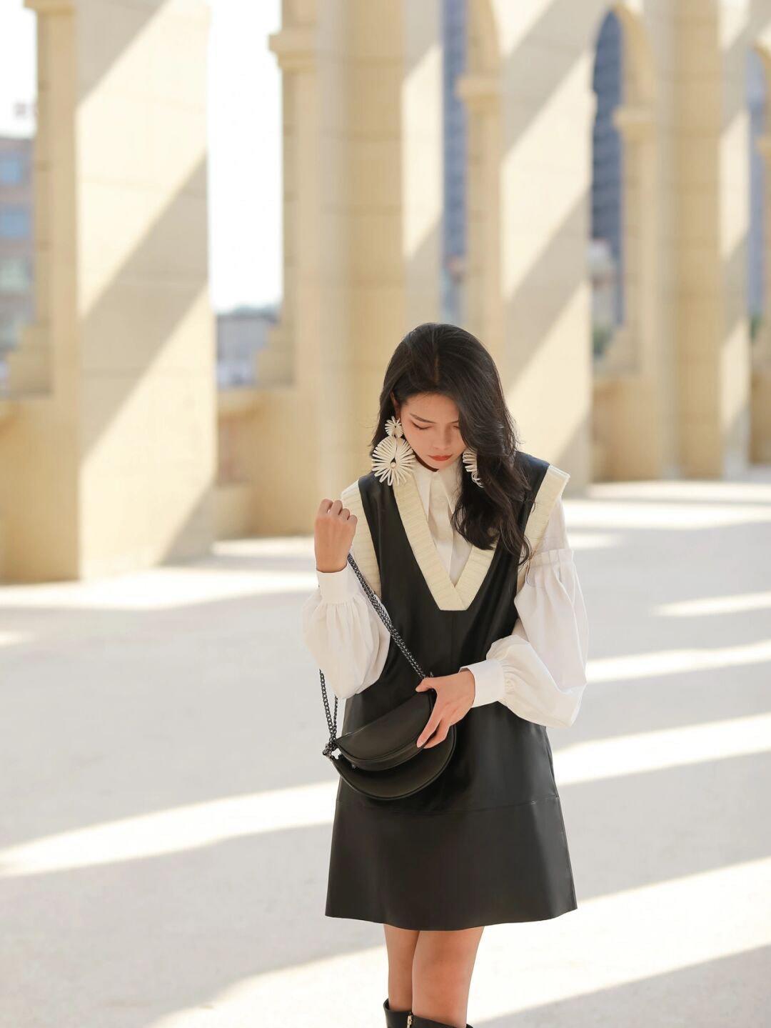 西装外套 秋冬怎样穿出学院风?黄色毛衣+格子半身裙,减龄又时尚!