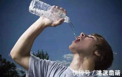 饮料|多喝水不如会喝水,“五个时间”是喝水的黄金时段,坚持做会健康