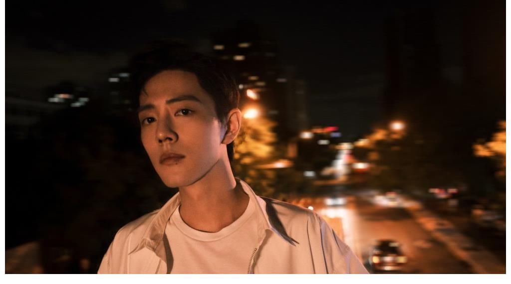 紀念日|肖戰(zhàn)杭州話劇彩排，曬自拍送祝福！劇組暖心請客吃月餅