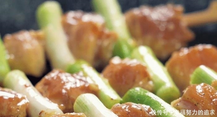 分享|用平底锅分享一款鸡肉串串,肉嫩鲜甜,焦香四溢,孩子特爱吃