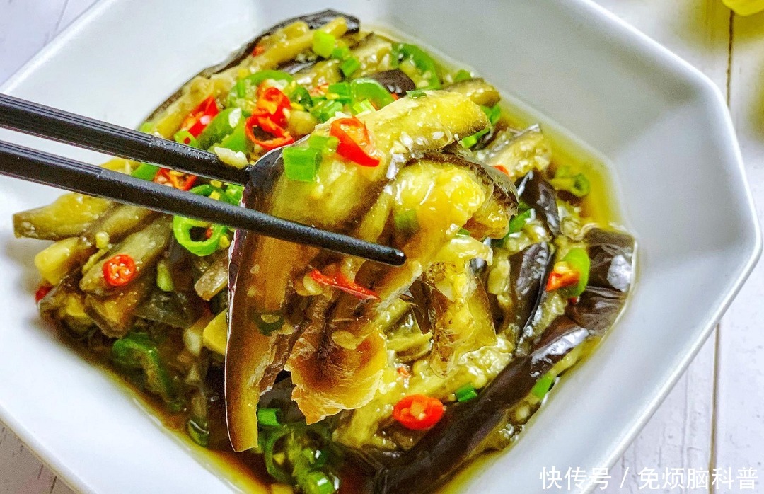 茄子|65岁大妈每天吃素,却突发脑梗离世,建议:少吃这3种菜