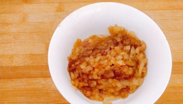 简单的早餐饼做法，一个苹果一碗面，香甜酥脆孩子特别喜欢