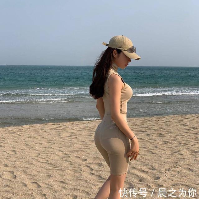 小蛮腰|第一次看到这样身材的女教练,前凸后翘马甲线完美身材性感撩人