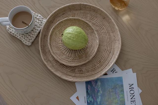 收纳|这对夫妻的“穷装风”新家,明亮又舒适,证明了越简单越美好!