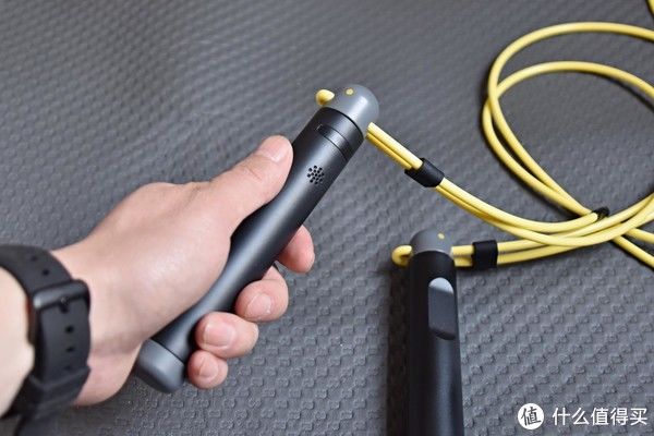 极致灰|这些年给孩子买的东西 篇十八：极致灰和亮丽黄的最美配色，咕咚智能跳绳Lite